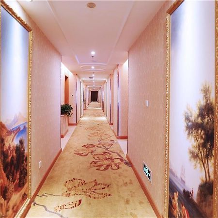 Vienna International Hotel Yantai Changjiang Road Xingyi Square Branch エクステリア 写真