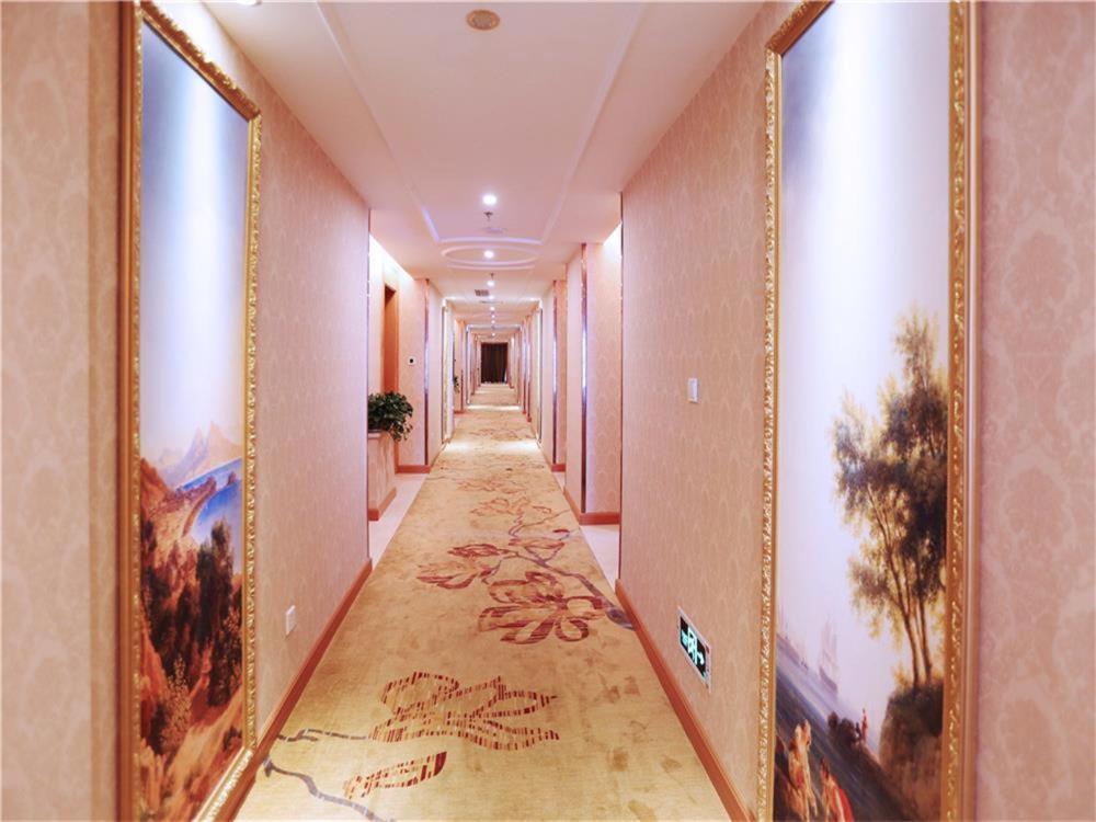 Vienna International Hotel Yantai Changjiang Road Xingyi Square Branch エクステリア 写真