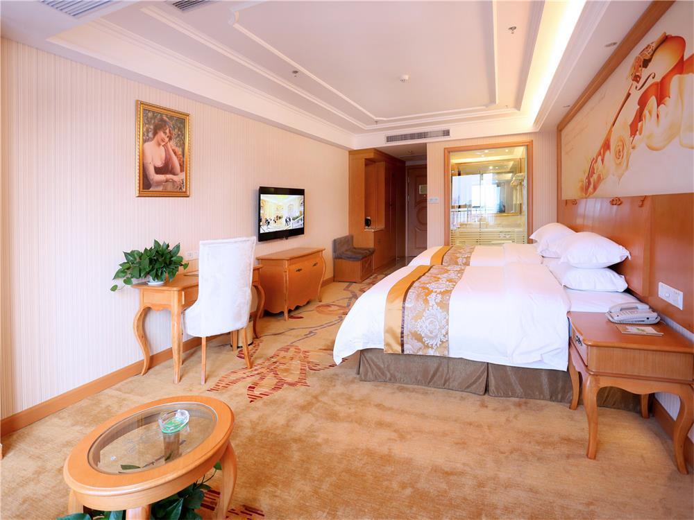 Vienna International Hotel Yantai Changjiang Road Xingyi Square Branch エクステリア 写真